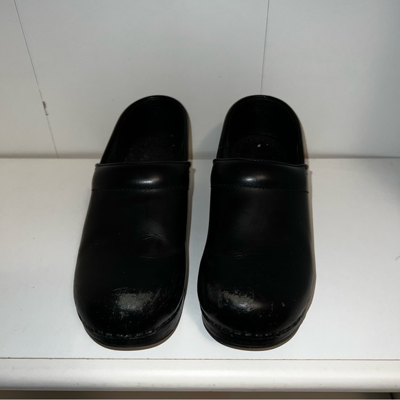 Black Dansko Clogs 38 - Picture 4 of 7